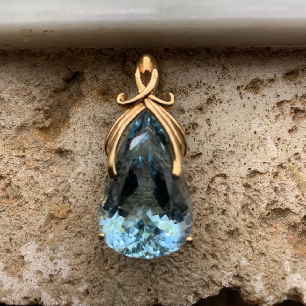 🎊HP🎊NWT 14KY Custom Genuine Blue Topaz Pendant - Picture 2 of 14